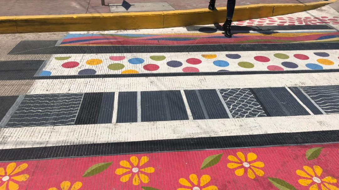 pintan-areas-peatonales-con-emblema-cultural-mixteco