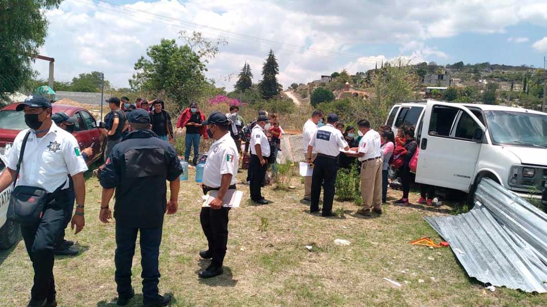 detienen a cuatro polleros con 36 personas de origen centroamericano