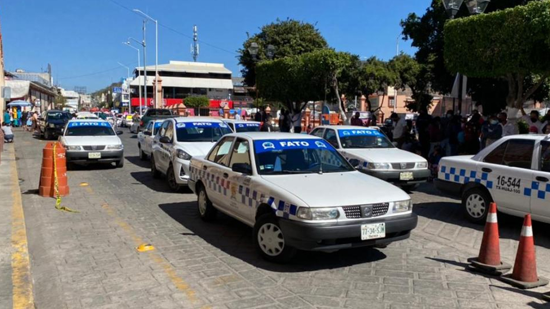 taxistas en la mixteca insisten en subir sus tarifas