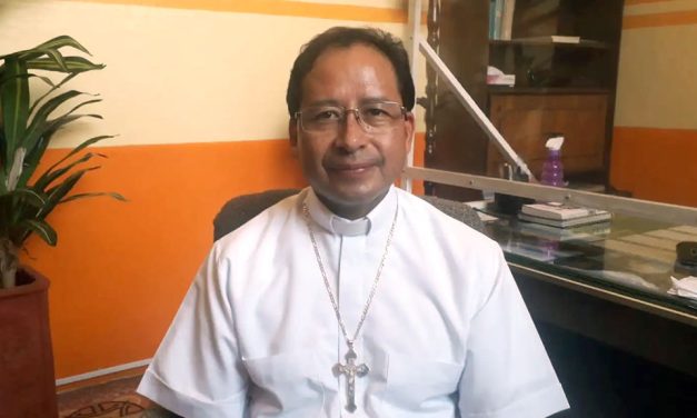 Estable el obispo de Huajuapan tras invención quirúrgica