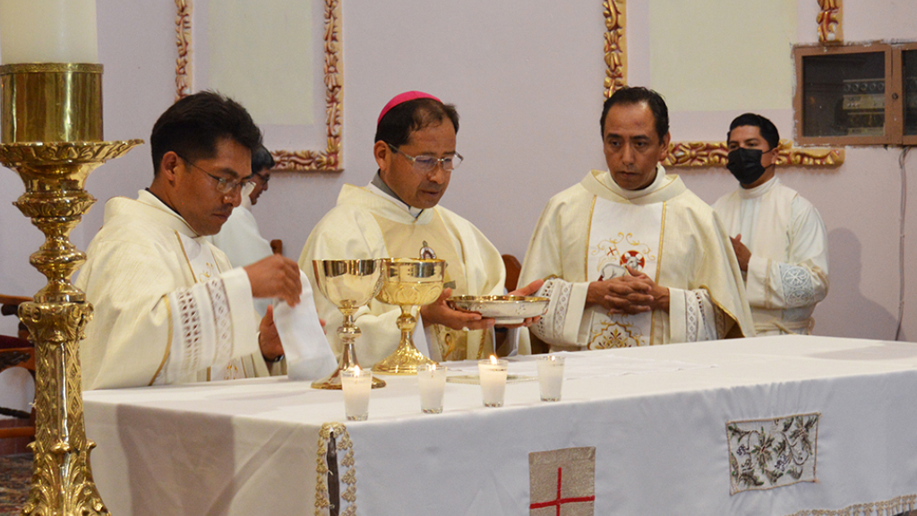 obispo de huajuapan celebro bodas de plata sacerdotales