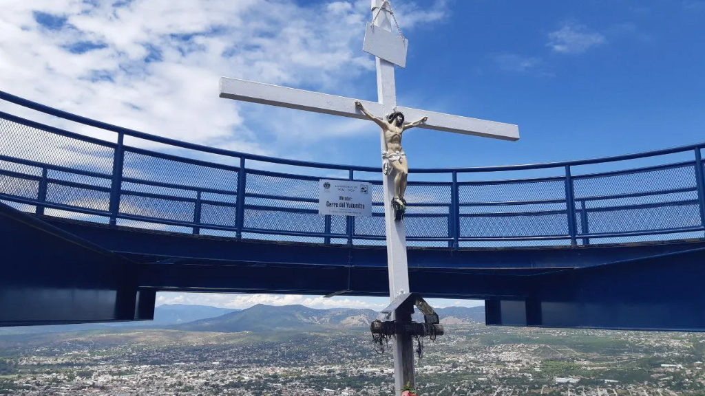 mirador de cristal del yucunitza es seguro para los visitantes