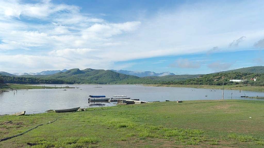 basura arrastrada por el rio invade presa de yosocuta