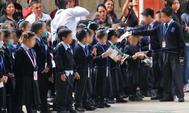 Inician hoy clases más de un millón 120 mil estudiantes