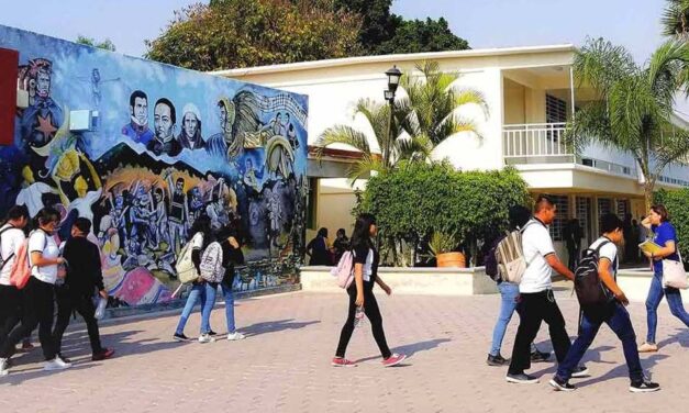 Más de 4 mil pesos cuesta ingresar a la Prepa 3