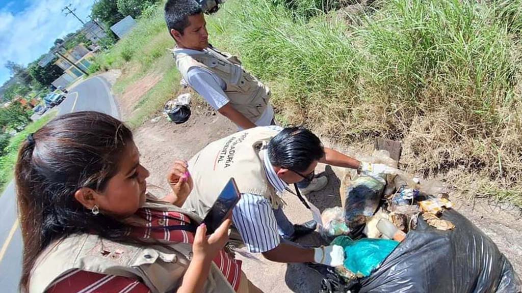 sancionaran a quienes tiren basura en la via publica