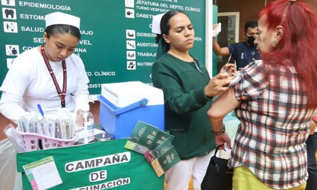 Ante frentes fríos recomienda IMSS recibir vacunas contra influenza y COVID-19