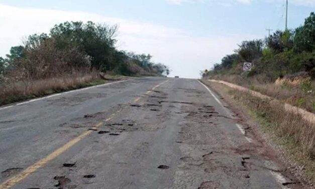 En riesgo conductores por malas condiciones de la carretera 190