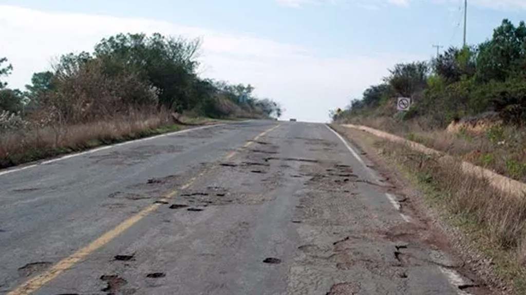 en riesgo conductores por malas condiciones de la carretera 190