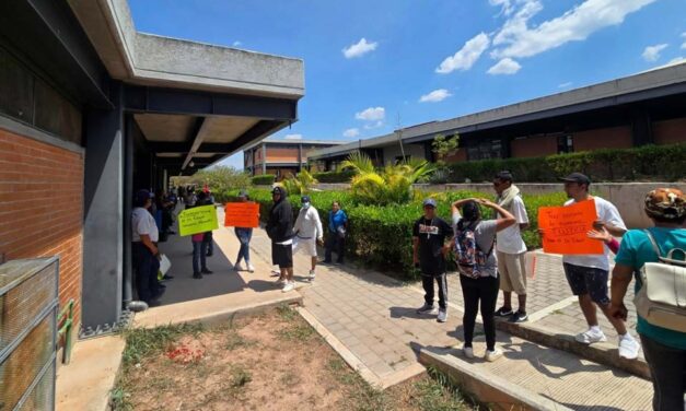Familiares de médico protestan para exigir su liberación