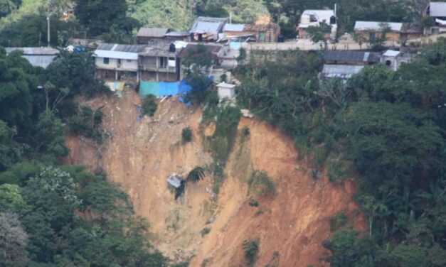 Alertan por vivir en laderas inestables