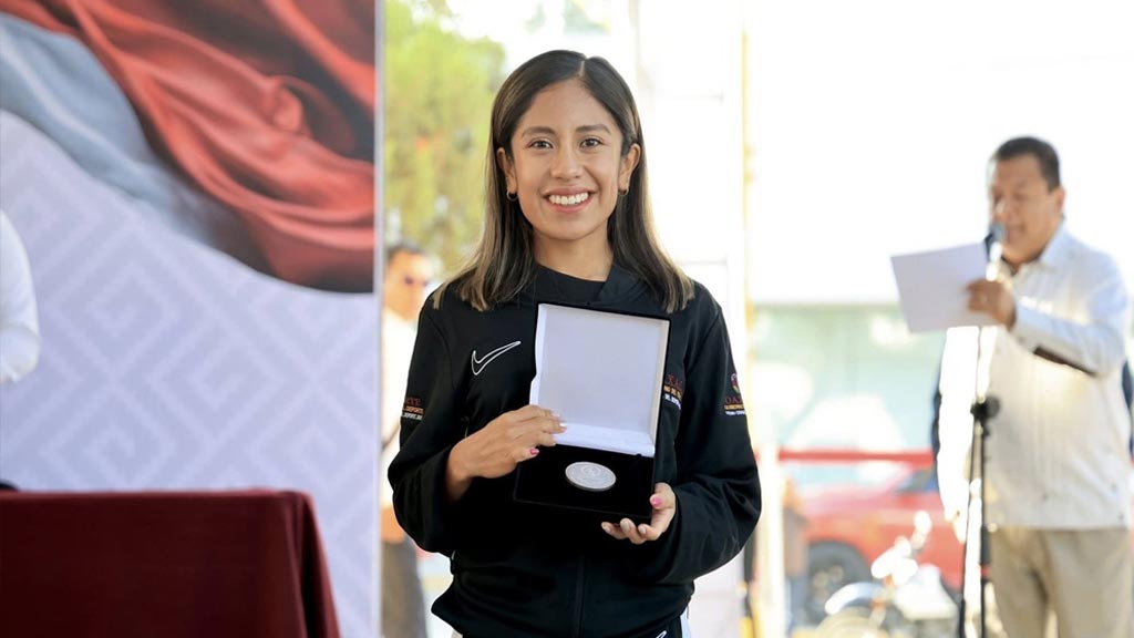 galardonan a mariel salazar con premio estatal del deporte