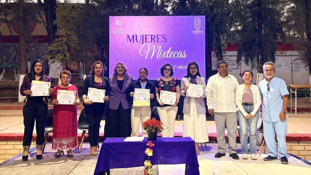 realizan 2 edicion del conversatorio mujeres mixtecas que inspiran