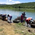 Limpieza en río mixteco redujo llegada de plásticos a presa de Yosocuta