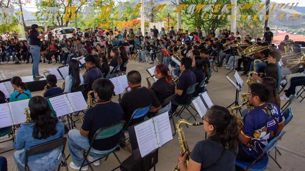 mas de 300 musicos participarean en encuentro monumental de bandas