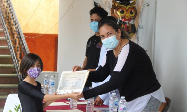 Egresó tercera generación de la escuela  asociada al INBAL