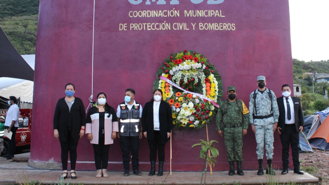 ceremonia-en-memoria-de-victimas-de-sismos
