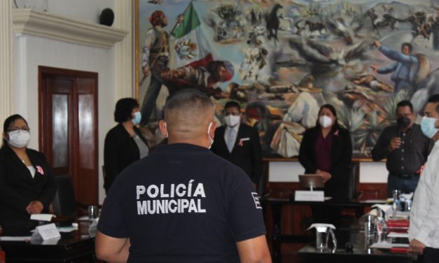Reconocen a la policía municipal por detención de presuntos asaltantes