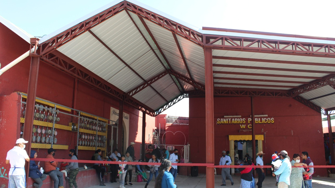 entregan-techado-de-mercado-cuauhtemoc