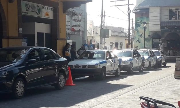 Taxistas instalan bases en el centro de Huajuapan