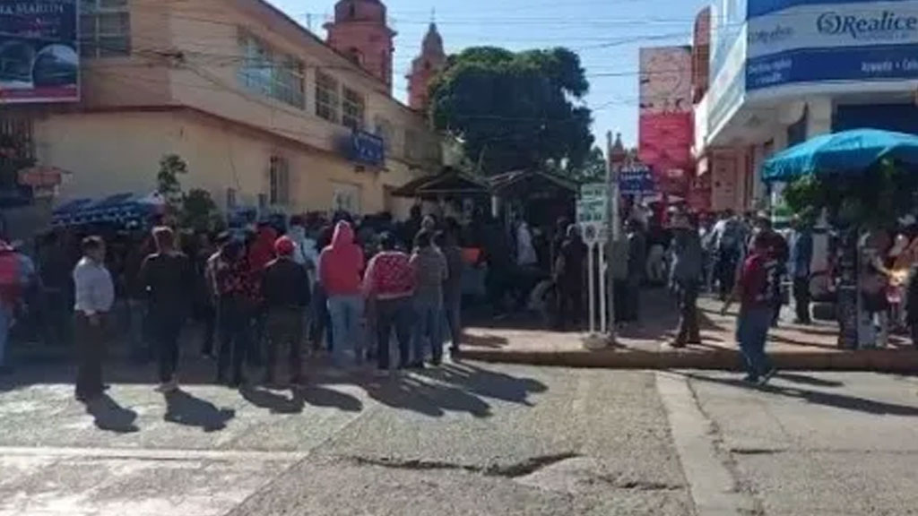 se-confrontan-organizaciones-por-comercio-ambulante
