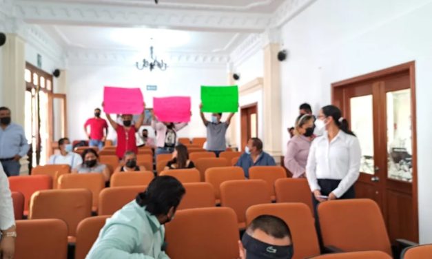 Protestan periodistas en Sesión Ordinaria de Cabildo