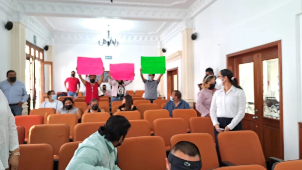 protestan-periodistas-en-sesion-ordinaria-de-cabildo