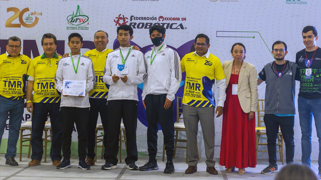 jovenes-huajuapenios-obtienen-el-tercer-lugar-en-torneo-mexicano-de-robotica